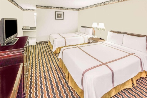 Travelodge by Wyndham Shreveport LA image 7